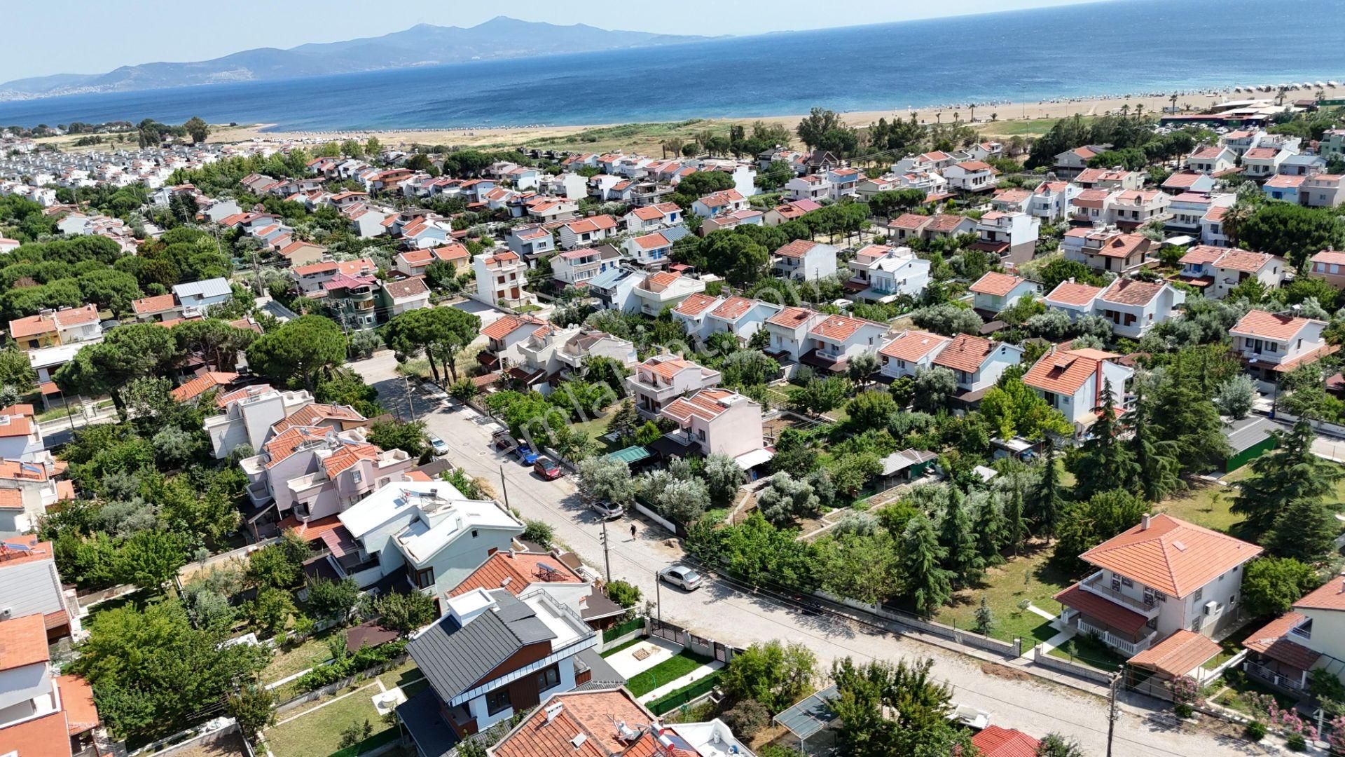 İzmir Dikili Salihleraltında Satılık Sıfır 4+1 Full Lüks Villa
