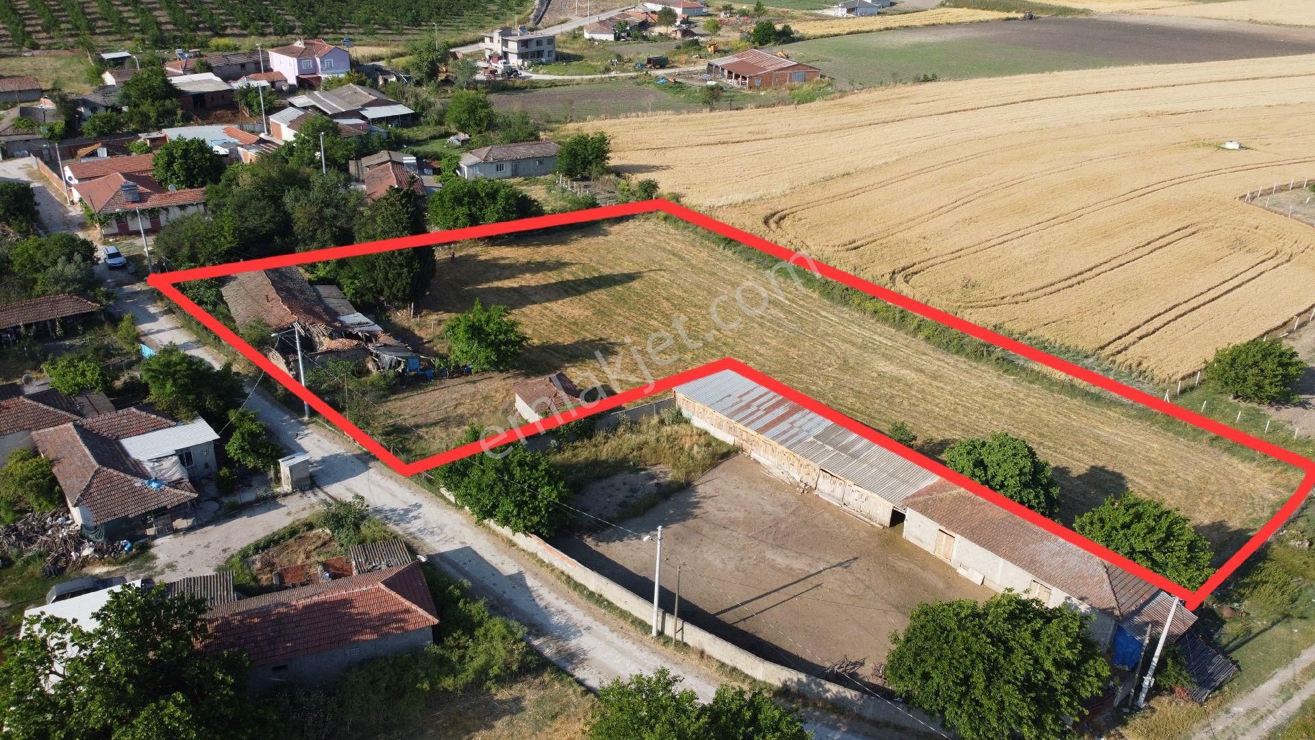 Manyas Çakırca Mahallesin'de Satılık 3.942 M2 Evimiz Ve Arsası - Görsel 2