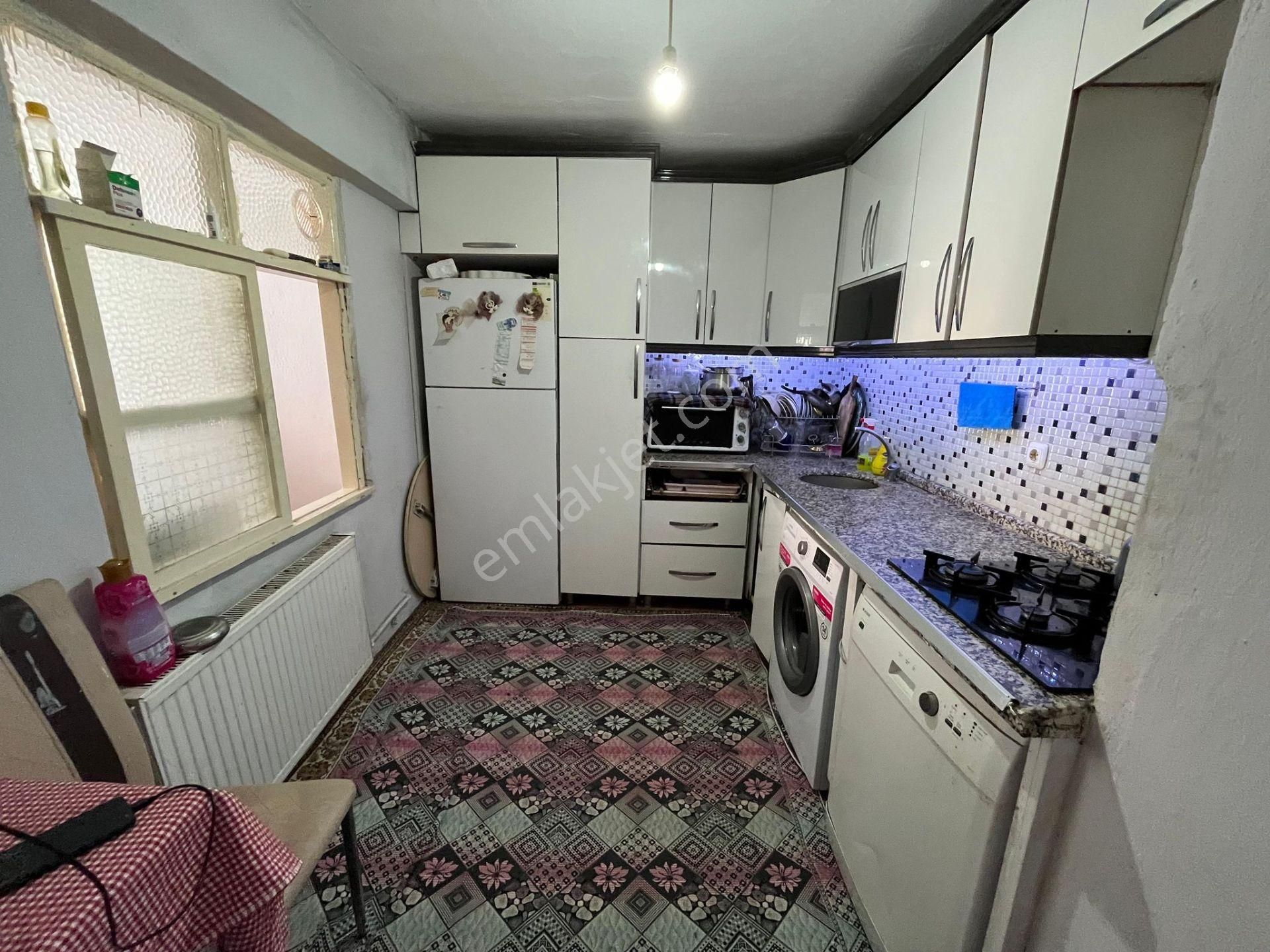 🏡merkezefendi Mahallesi 🏡 ✅2+1 100 M2 4 Katlınım 4 Katı ❇️kombi Petekli