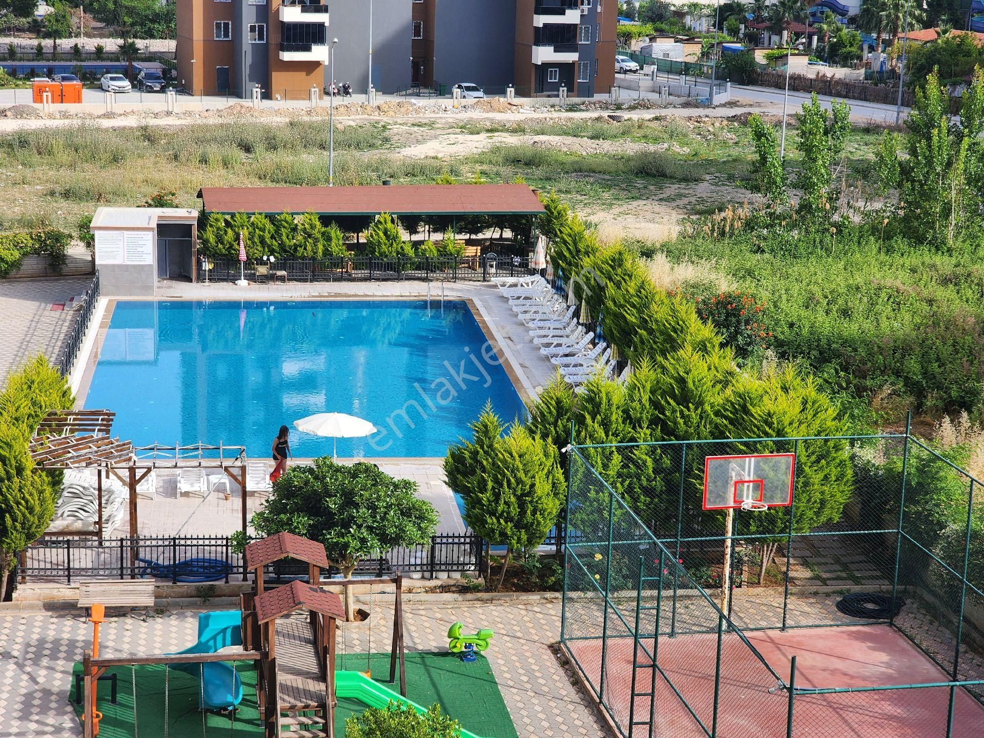 Aylık Ödemeli Site İçerisinde Havuzlu Geniş 2+1 Kiralık Daire