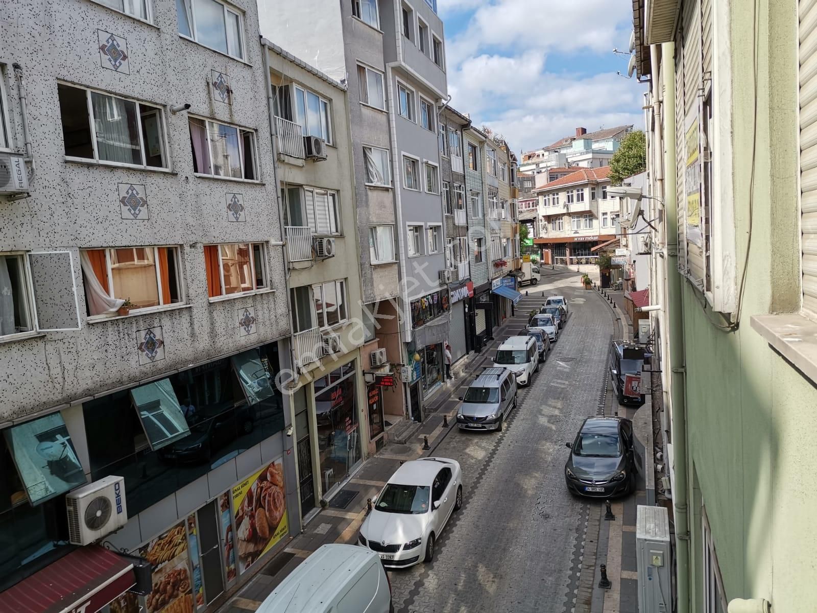 İstanbul Üsküdar Meydana 100mt Satılık 2+1 Büro Ofis