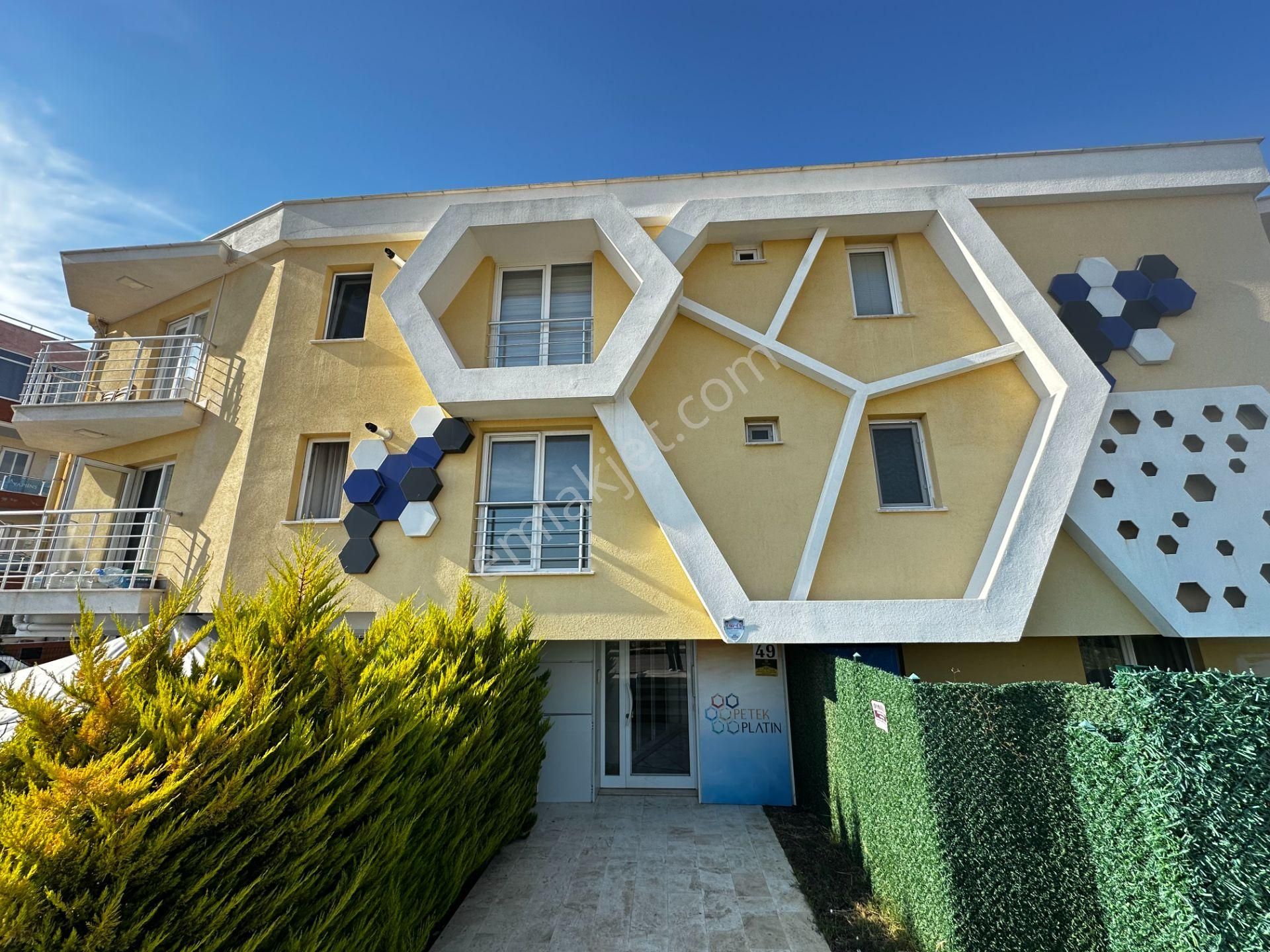 Barbaros Mahallesi Petek Platinyum Evlerinde Full Eşyalı 2+1