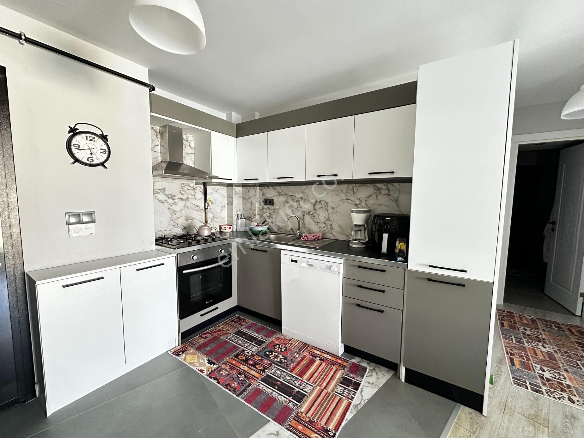 Barbaros Mahallesi Petek Platinyum Evlerinde Full Eşyalı 2+1 - Görsel 4