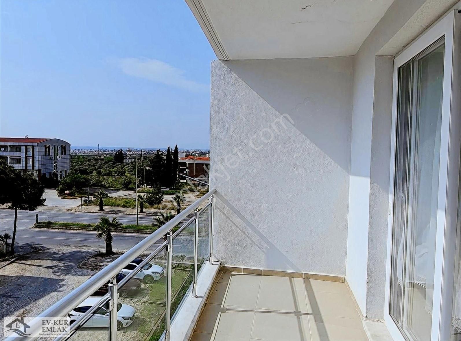 Ev-kur Emlaktan Kuşadası'nda Deniz Ve Doğa Manzaralı 1+1 Daire