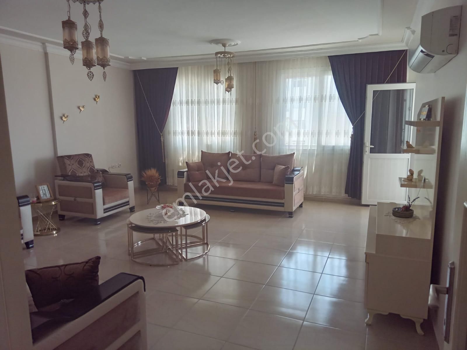 İskenderun Pınarbaşı Mahallesinde Satılık Geniş 2+1 Daire