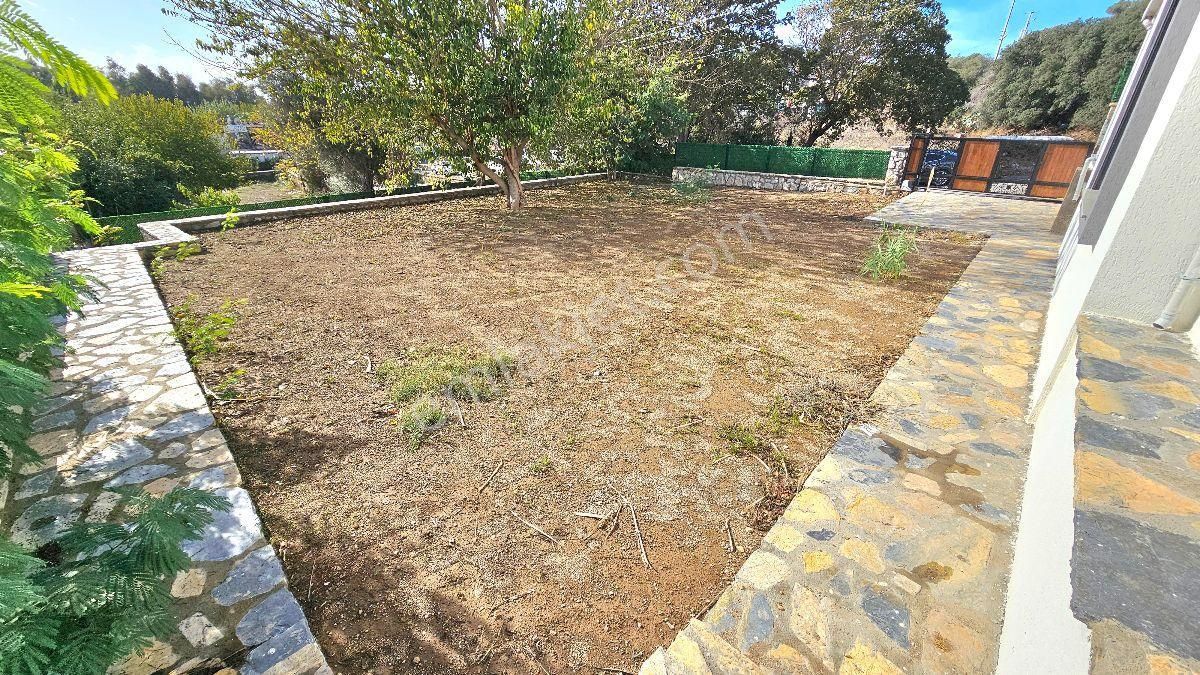 Bodrum Gümüşlükte Satılık 1.000 M2 Arsa İçinde Denize Yakın Özel Havuzlu Tam Müstakil Sıfır Villa - Görsel 24