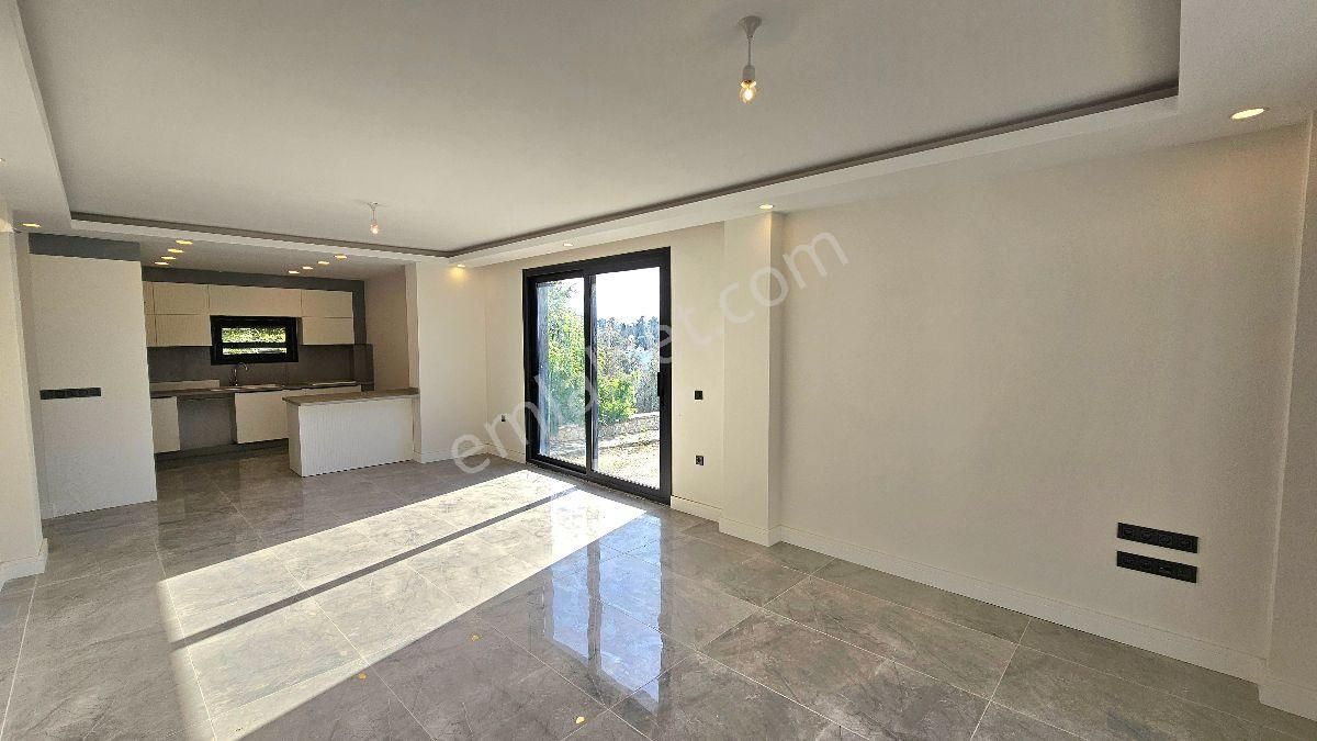 Bodrum Gümüşlükte Satılık 1.000 M2 Arsa İçinde Denize Yakın Özel Havuzlu Tam Müstakil Sıfır Villa - Görsel 9