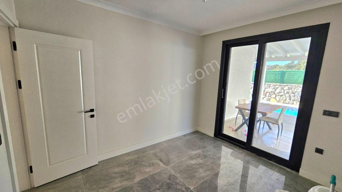 Bodrum Gümüşlükte Satılık 1.000 M2 Arsa İçinde Denize Yakın Özel Havuzlu Tam Müstakil Sıfır Villa - Görsel 14