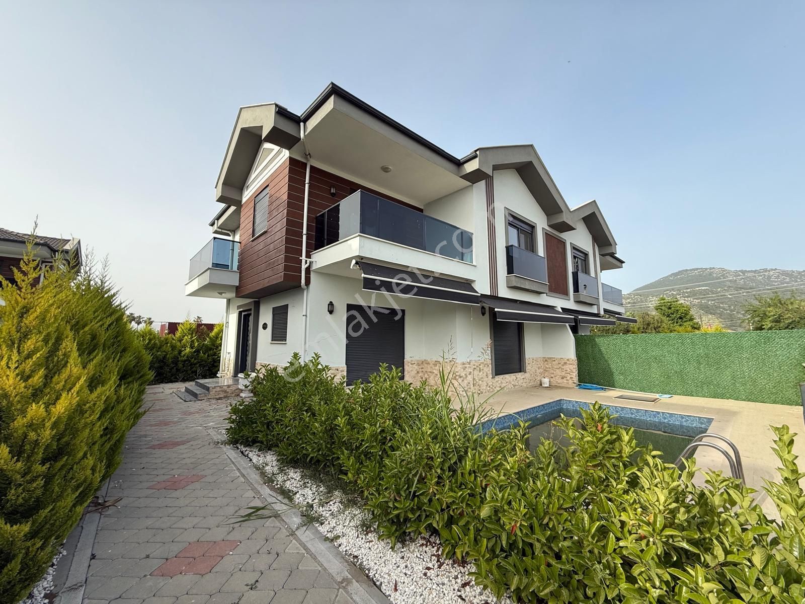 Dalaman Ege Mahallesinde Müstakil Havuzlu 4+1 Satılık Daire