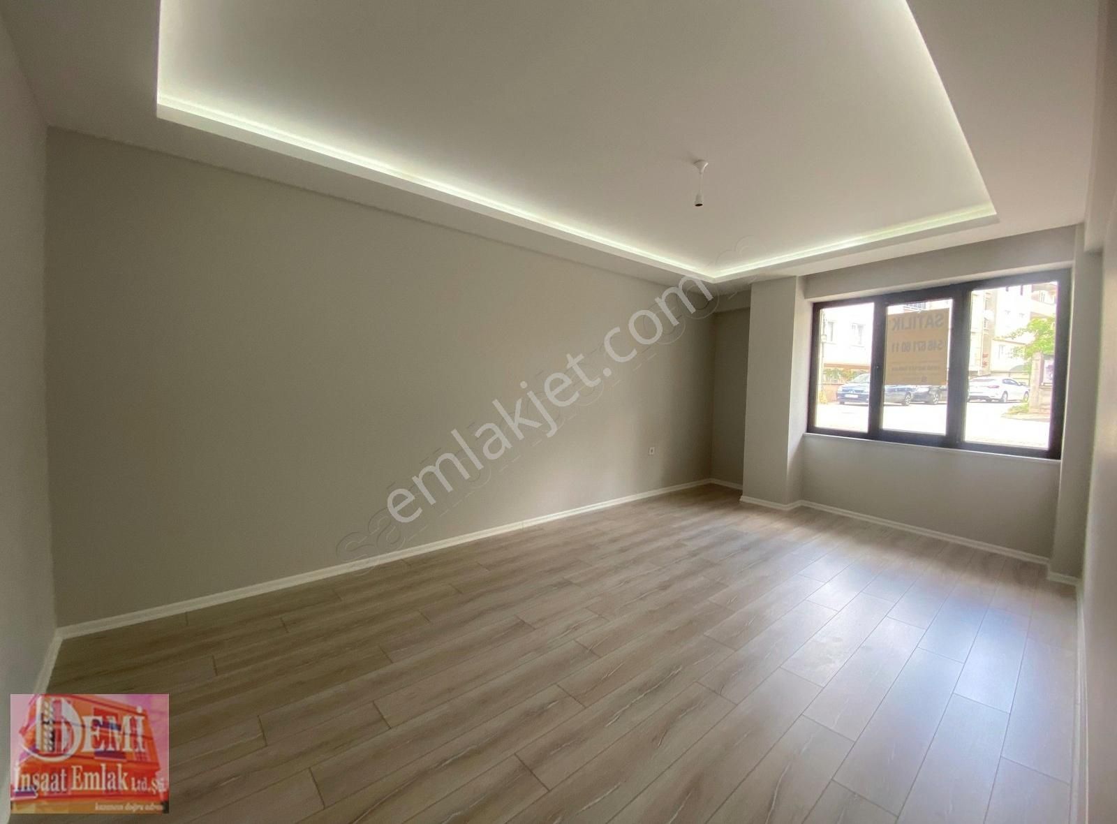 Sıfır Kokusu Üzerinde Merkezi Konumda 2+1 Yerden Isıtmalı Daire