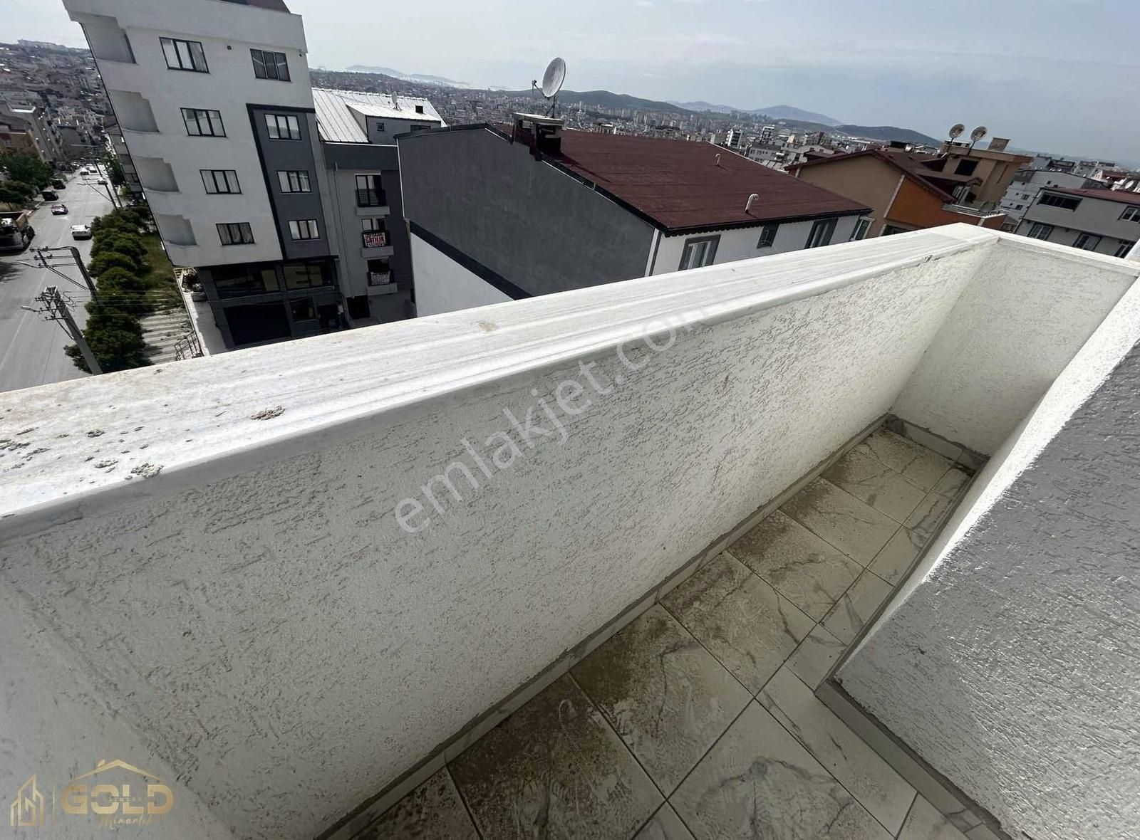 Özgürlük Ana Cadde Satılık