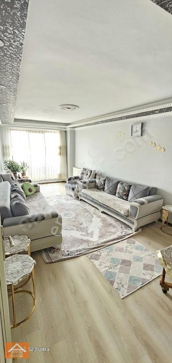 Eyüp Kiptaş Konutlar Karşısında Yeni Bina Ara Kat 2+1 Asansörlü