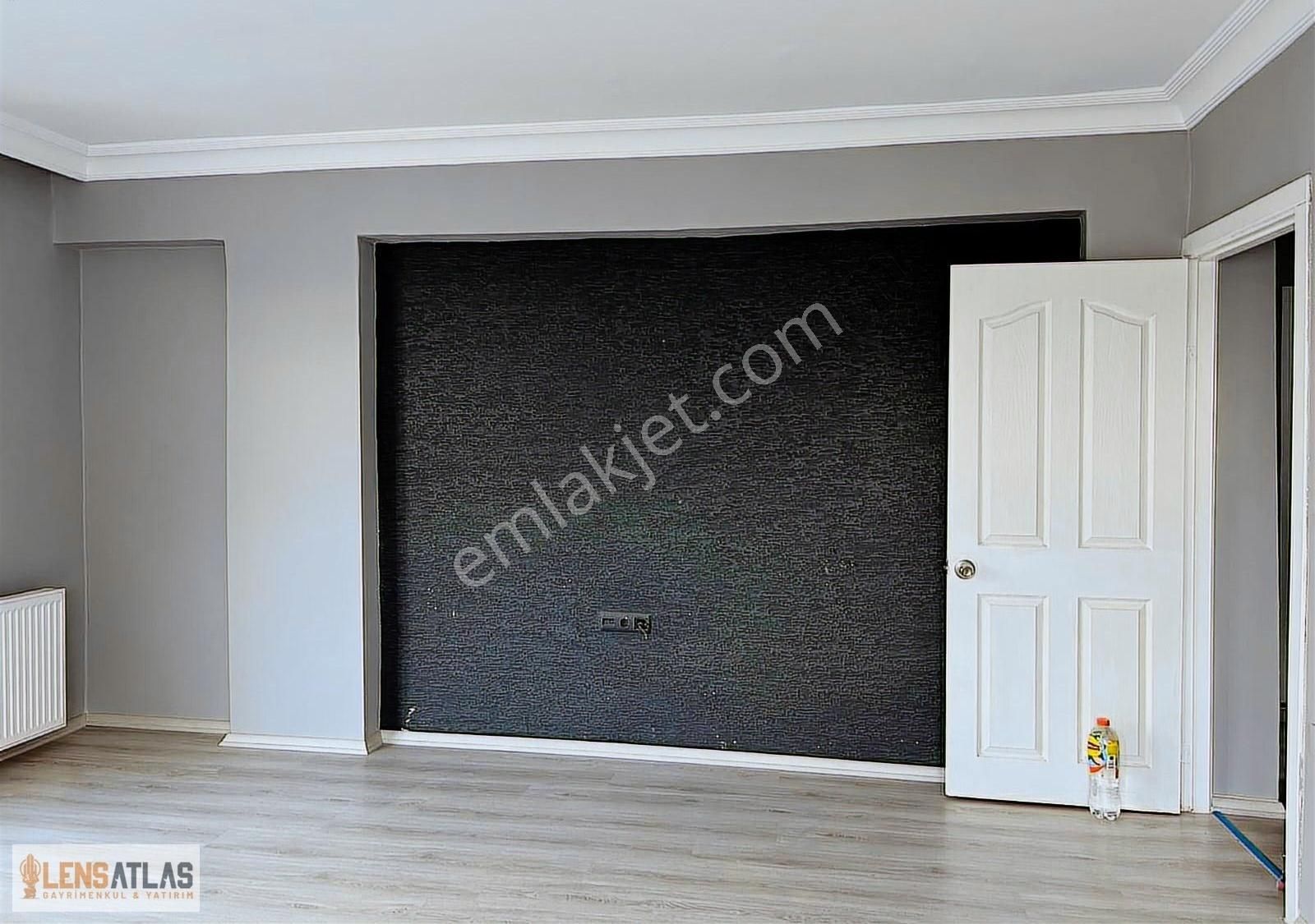 Lensatlas'tan Yenidoğan Mevlana'da 3+1 Geniş Kiralık Daire