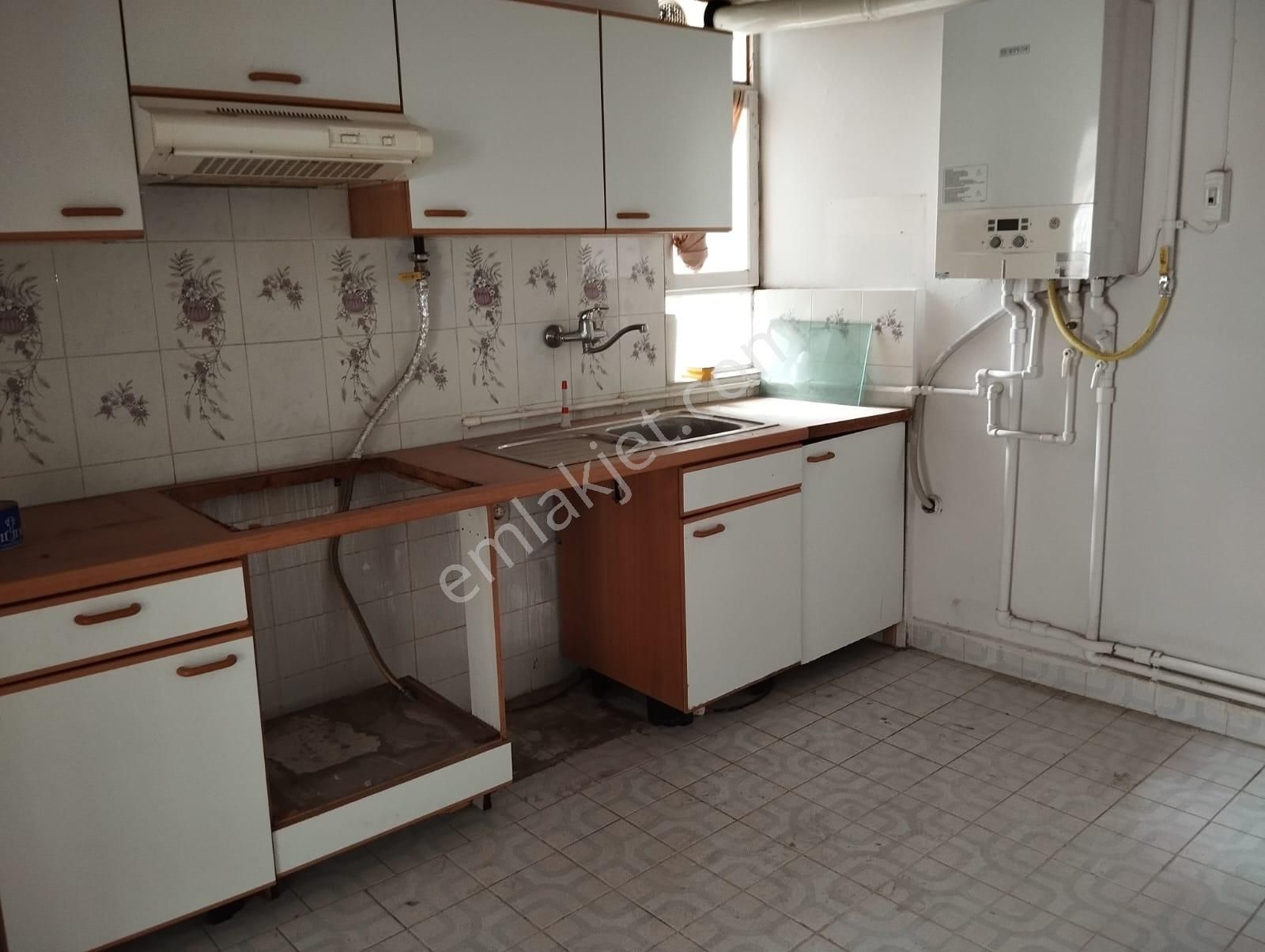 Aslantürk Emlaktan Satılık Arakat 3+1 Daire
