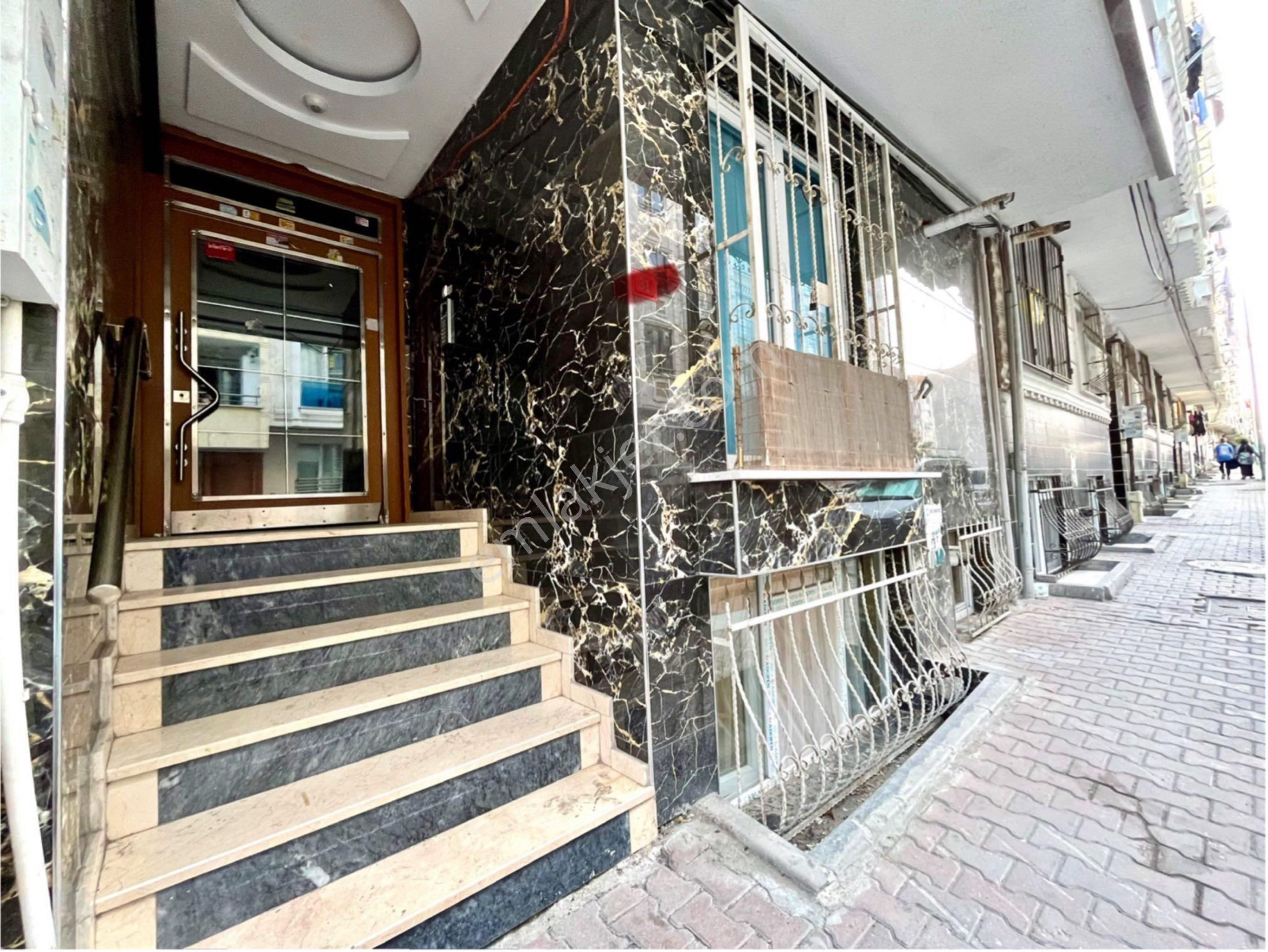 Bahçeşehir Mobilyacılar Karışısı Satılık Daire 2+1 Yüksek Giriş