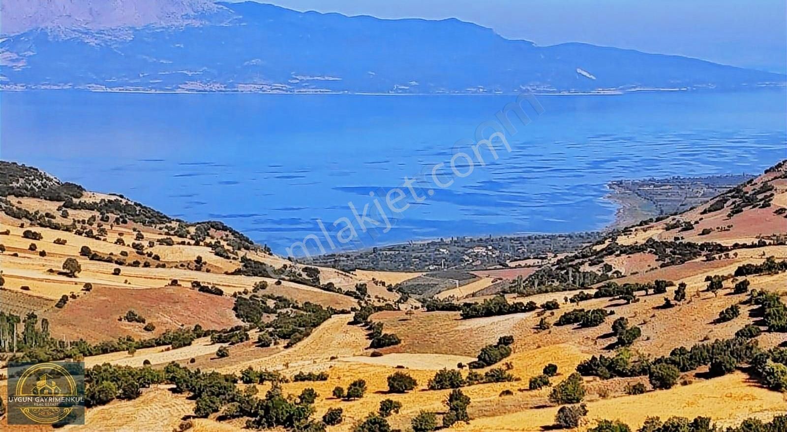 Isparta Gelendost Satılık Tek Tapu, Yola Cephe, Göl Manzaralı