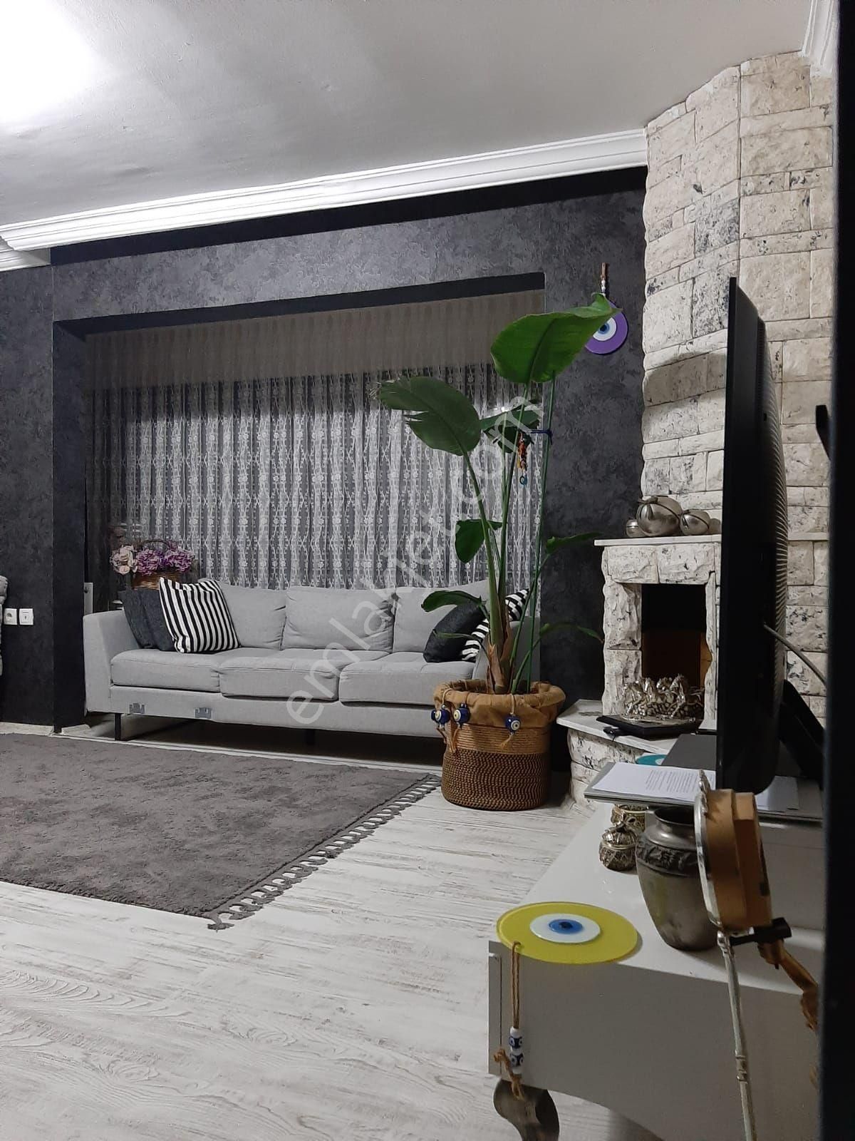 Kuşadası Marinada 2+1 Bakımlı Daire