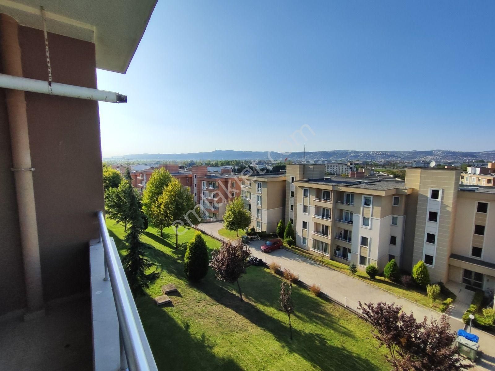 Remax Palas Evimiz Kocaeli 2+1 Deniz Manzaralı Amerikan Mutfaklı