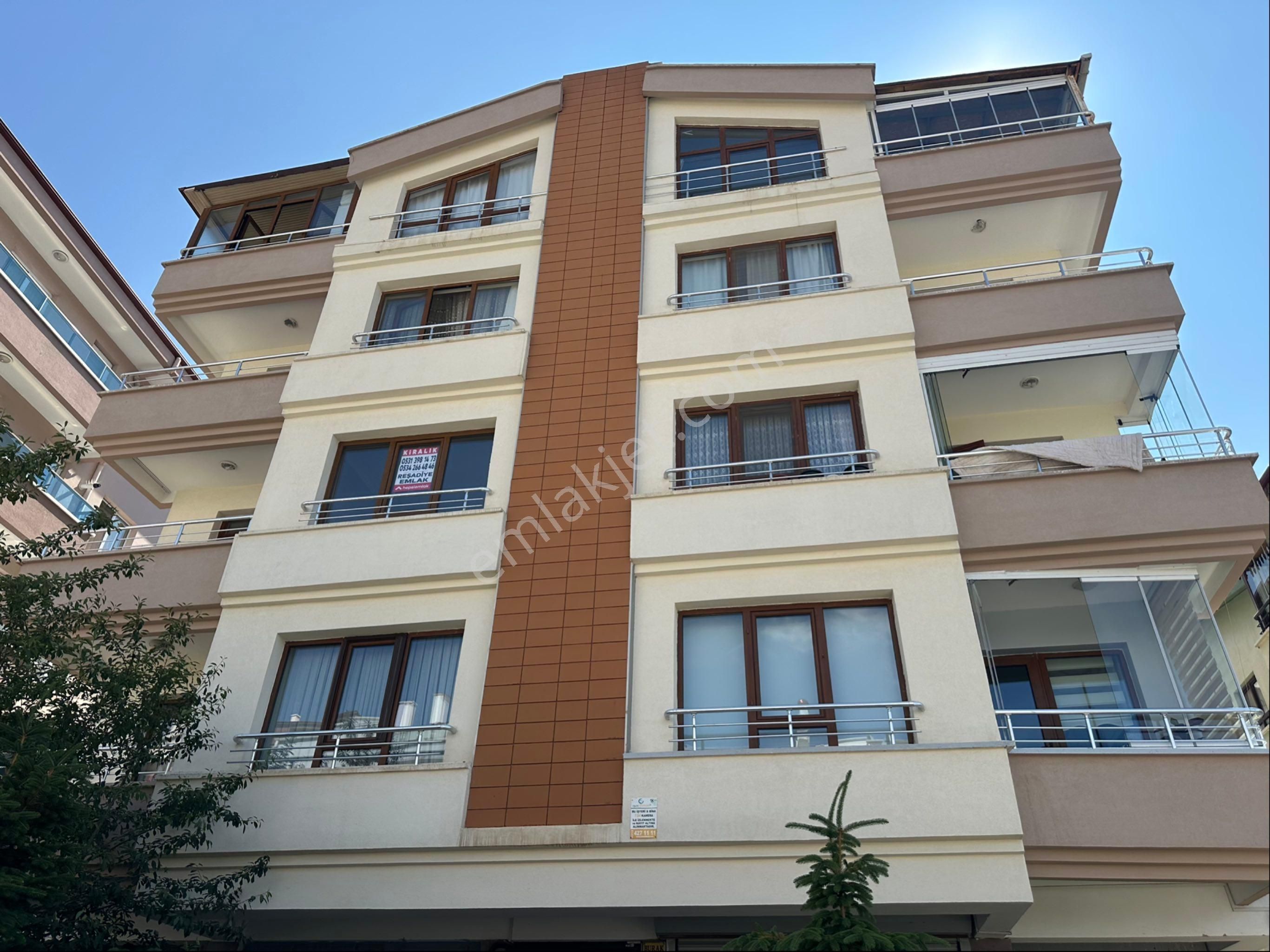 Reşadiye'den Dikmen Keklik Pınarın'da 3+1 140 M2 Kat'ta Geniş Metrajlı Daire