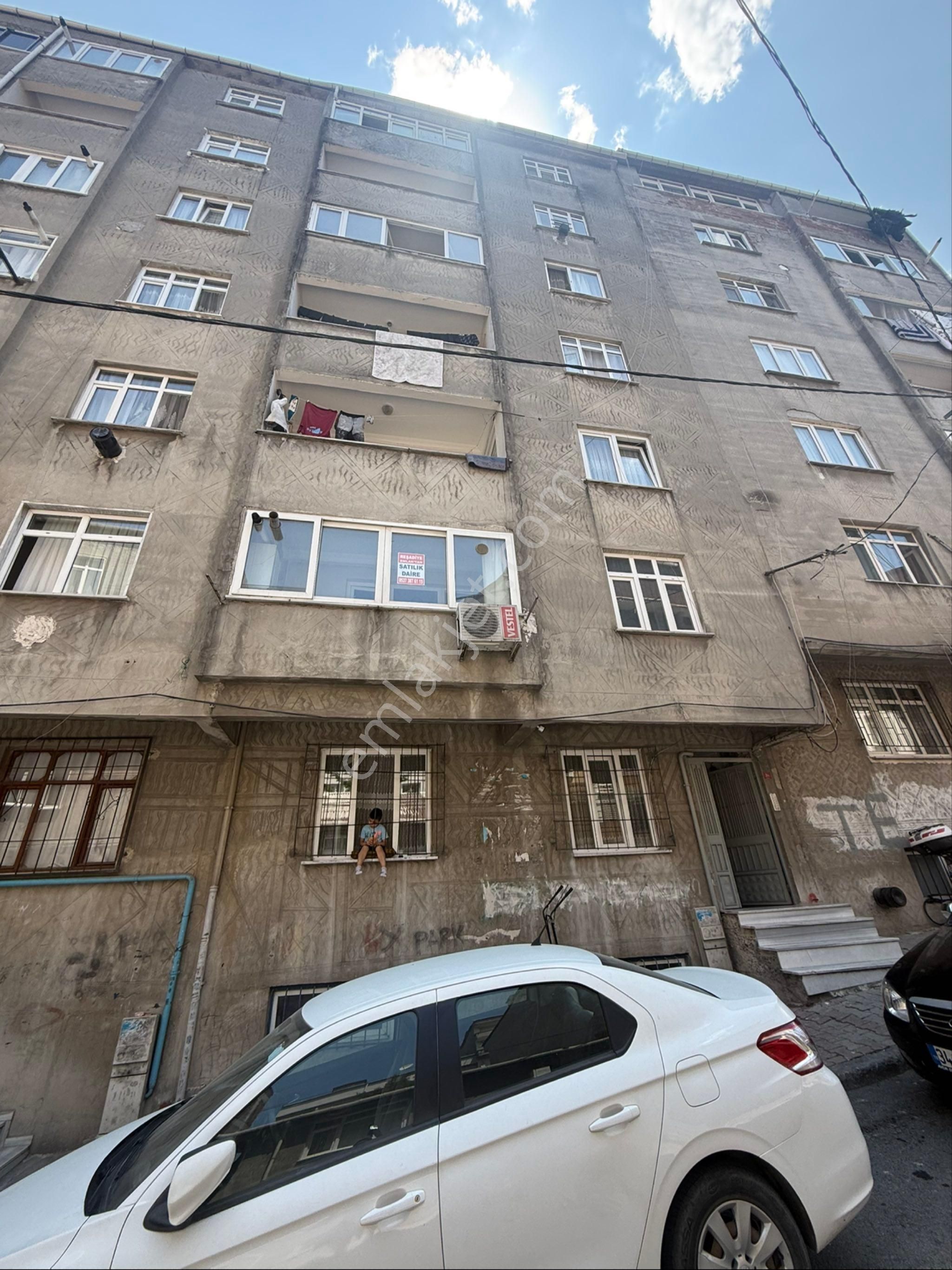 Reşadiye Emlaktan Satılık Tek Daire 2+1 14 M Hisse Var