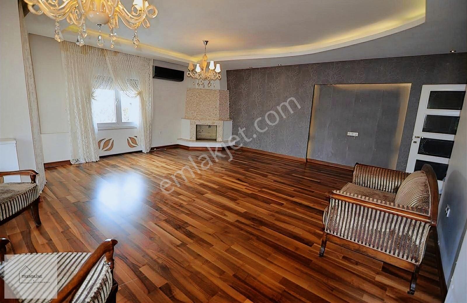 Florya'da Metrobüse Çok Yakın Kiralık 250m2 4+1 Üst Dubleks