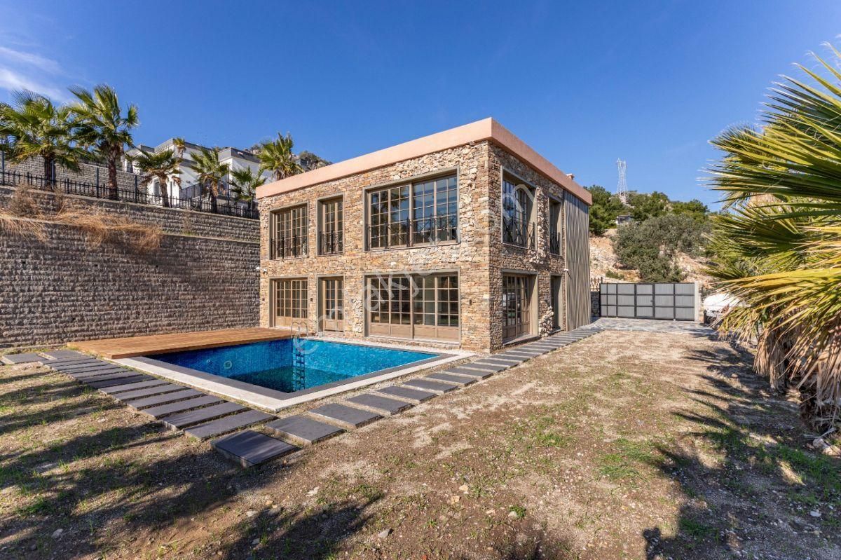 Bodrum Merkez Yokuşbaşında Satılık Özel Havuzlu Geniş Bahçeli Müstakil Villa - Görsel 2