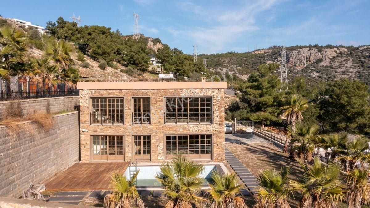 Bodrum Merkez Yokuşbaşında Satılık Özel Havuzlu Geniş Bahçeli Müstakil Villa - Görsel 6