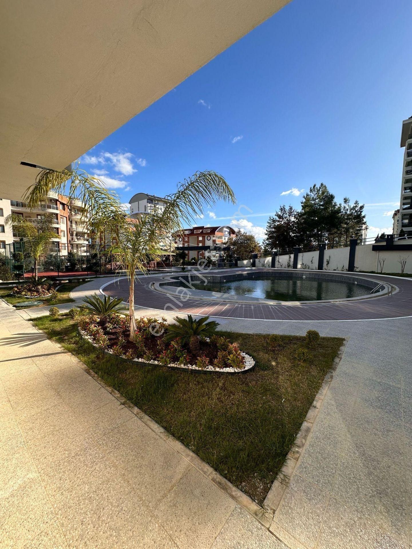 Alanya Avsallar Mah.full Aktiviteli Satılık 1+1 Daire