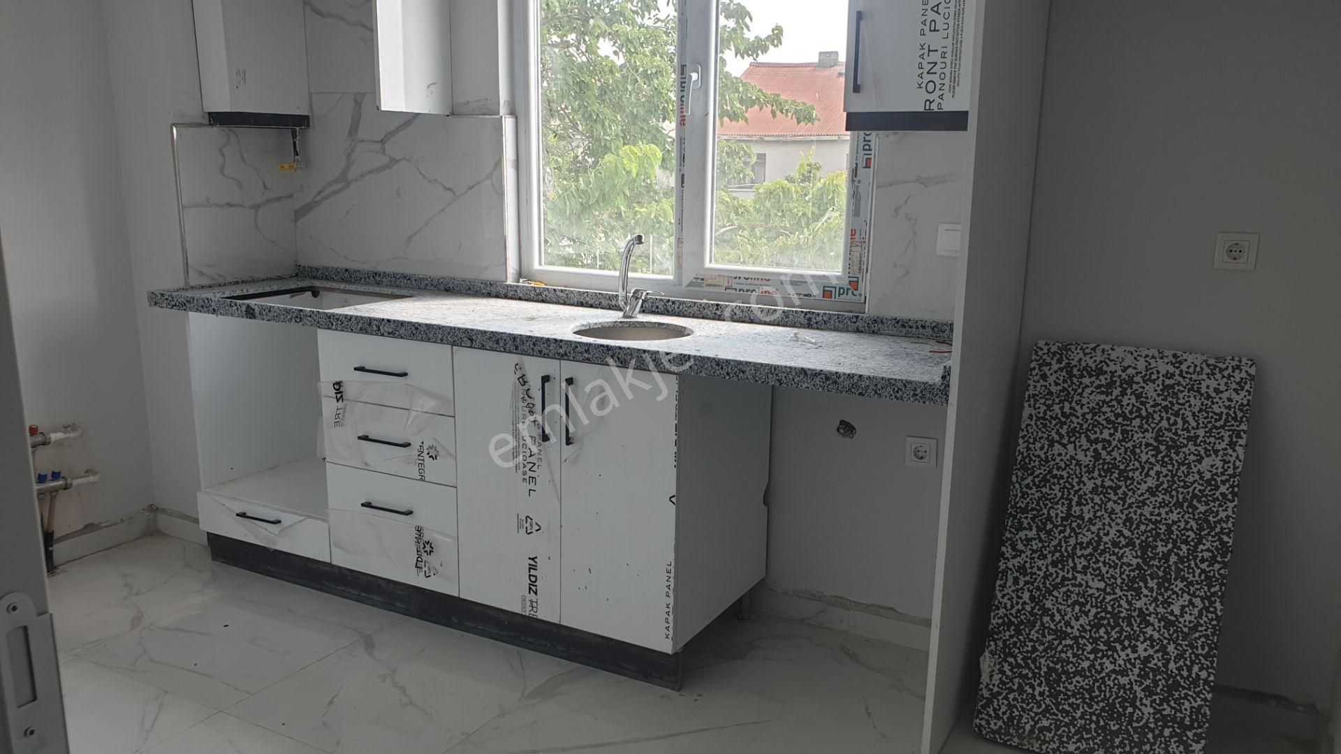 Ekşioğlu Gyd,den Çayırova Emek Mah Satılık Arakat Daire