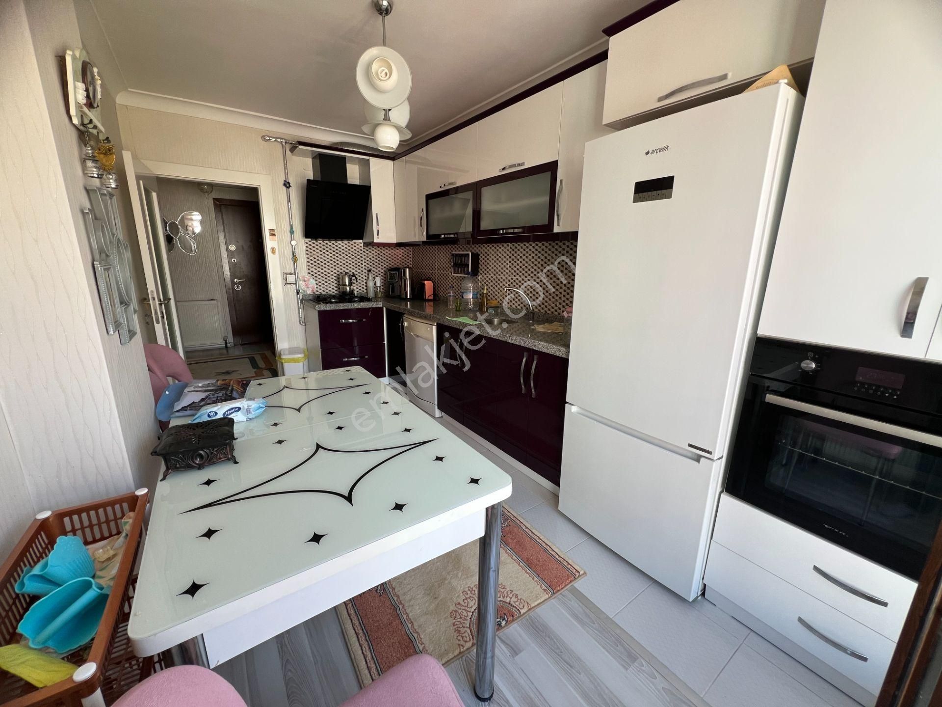 Şehit Kubilay Özlem Cad Üzeri Ful Yapılı Asansörlü İskanlı 2+1