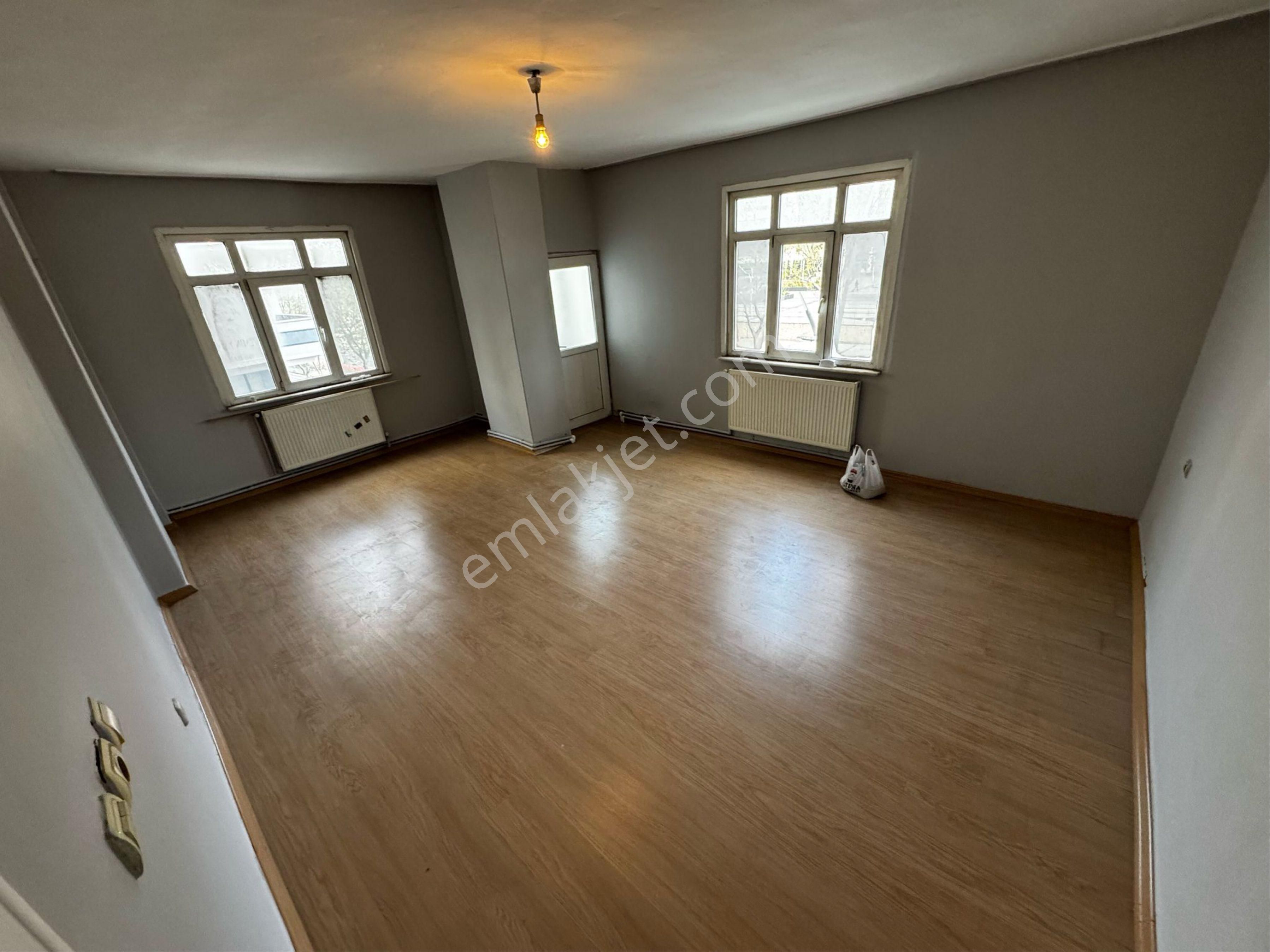 Cebeci Mahallesi 2+1 120 M2 Full Tadilatlı Belediye Karşısı 1. Kat Kiralık Temiz Daire