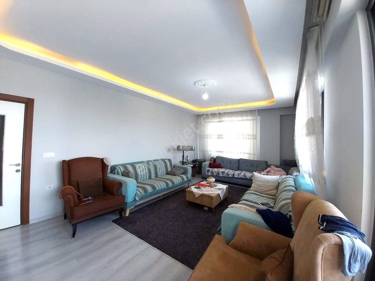 Yükselden Kadıköyde Arakat Doğalgazlı 3+1 Daire