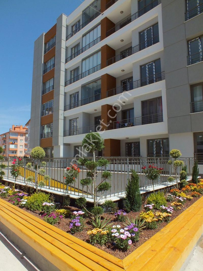 Aktel Gayrimenkulden Karatay Ulubatlıhasan Mahalesinde İl Jandarmanın Arkasında Satılık 4+1 Daire