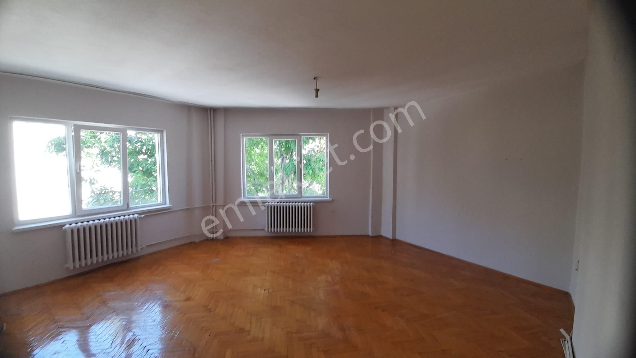 Akarbaşı Mahallesi Kutlucan Sokak Site İçi Arakat 3+1 Kiralık Daire