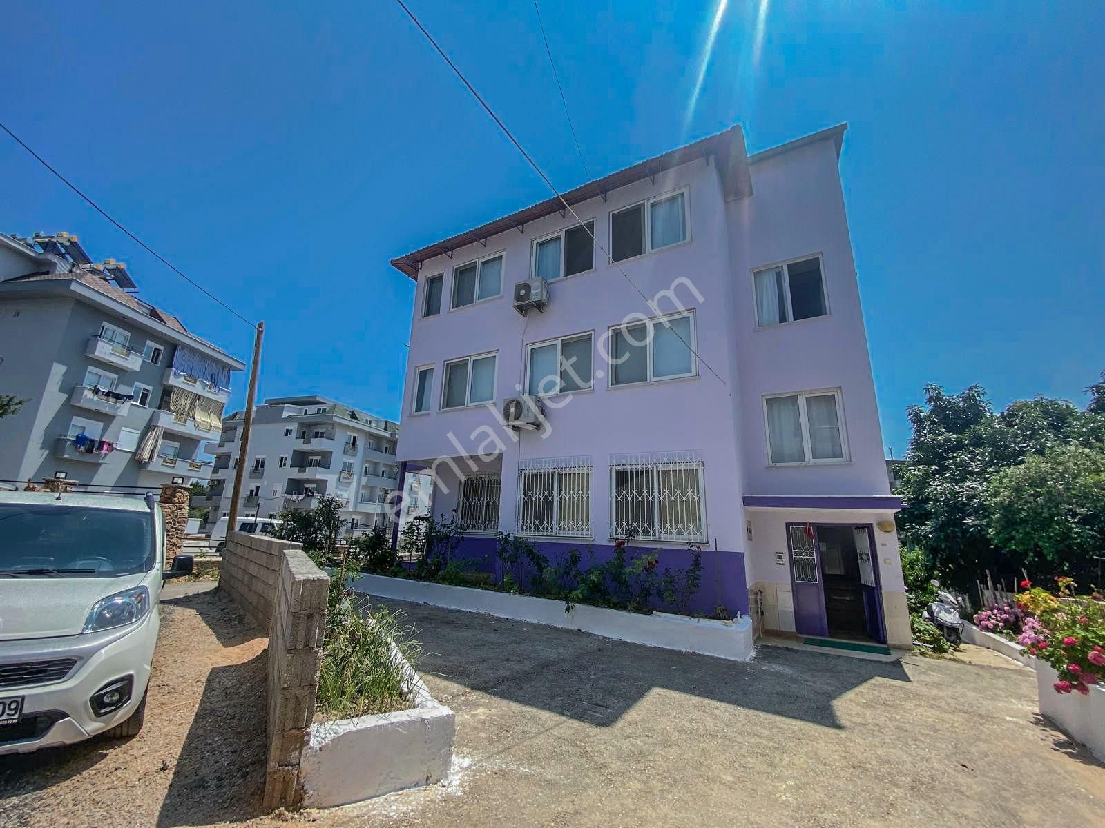 Alanya Oba'da Eşyalı/eşyasız Kiralık 3+1 Ayrı Mutfak Daire