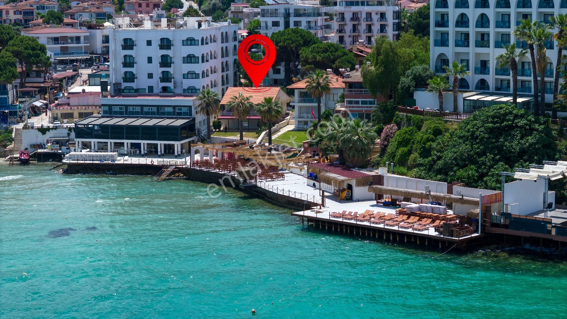 Kuşadası'nda Denize Sıfır Villa