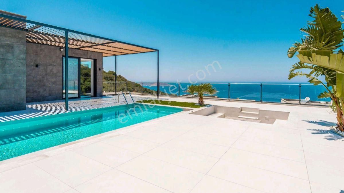 Bodrum Yalıkavakta Satılık Özel Havuzlu Deniz Manzaralı Müstakil Villa