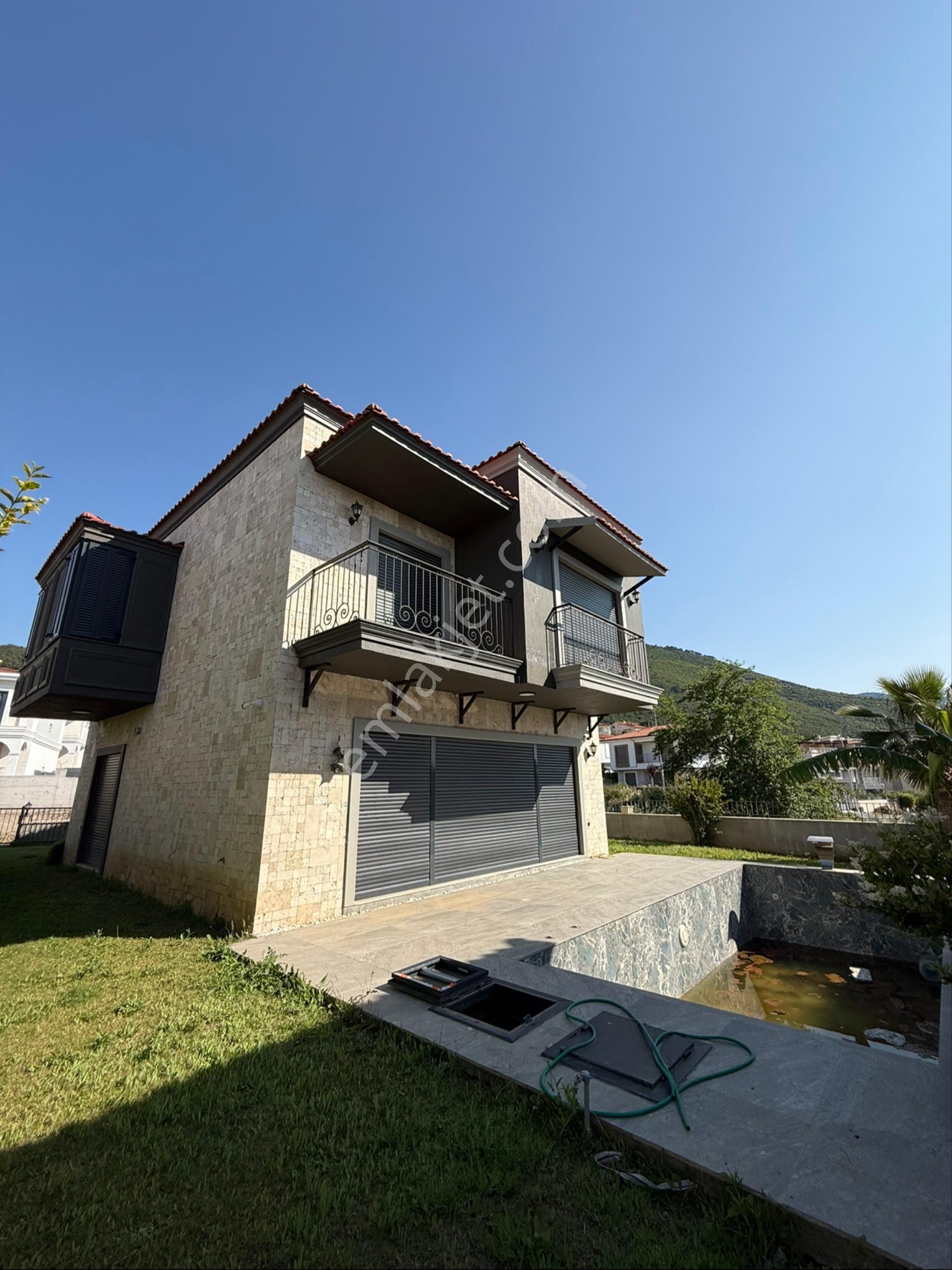 Kuşadası Güzelçamlıda Kiralık Sıfır Özel Havuzlu Tek Müstakil Villalar