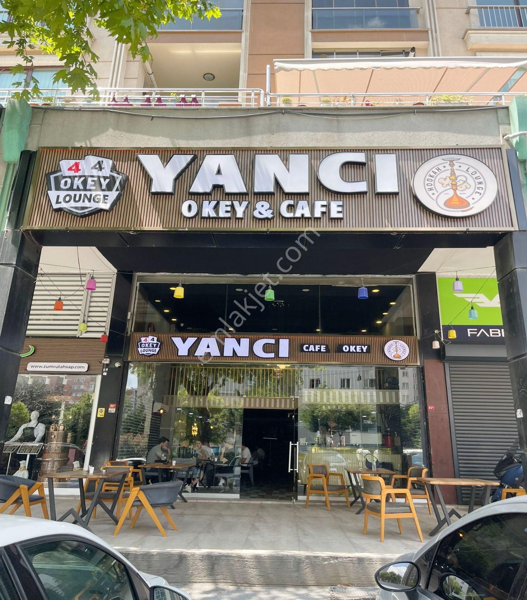 Beylikdüzü Ana Cadde Üzeri Devren Cafe Ve Oyun Salonu [mutfak Ve Nargile ]