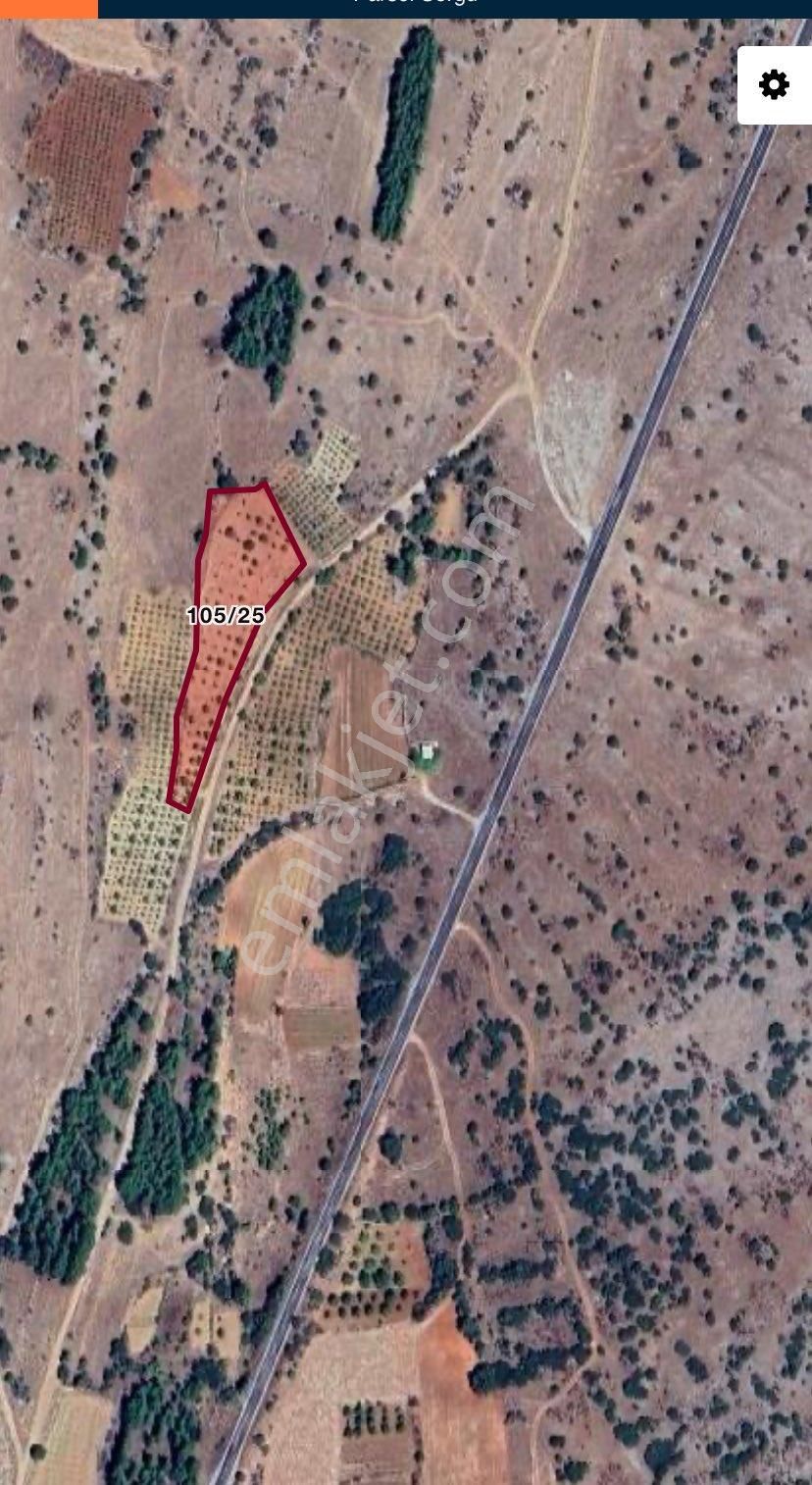Çal Bekilli De Yol Kenarı 4143 M2 Tarla