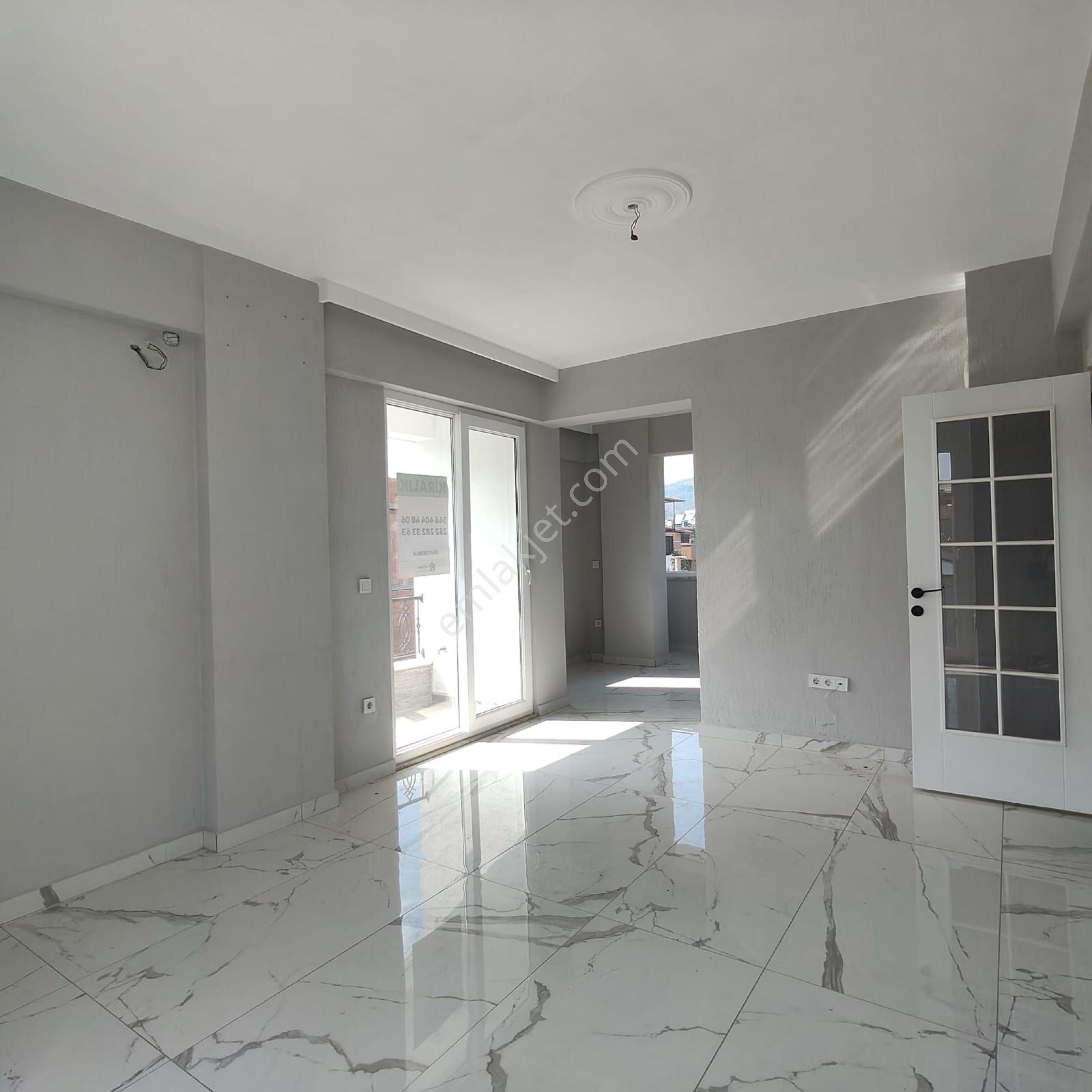 Atatürk Mahallesinde Ferah 1+1 Kiralık Daire