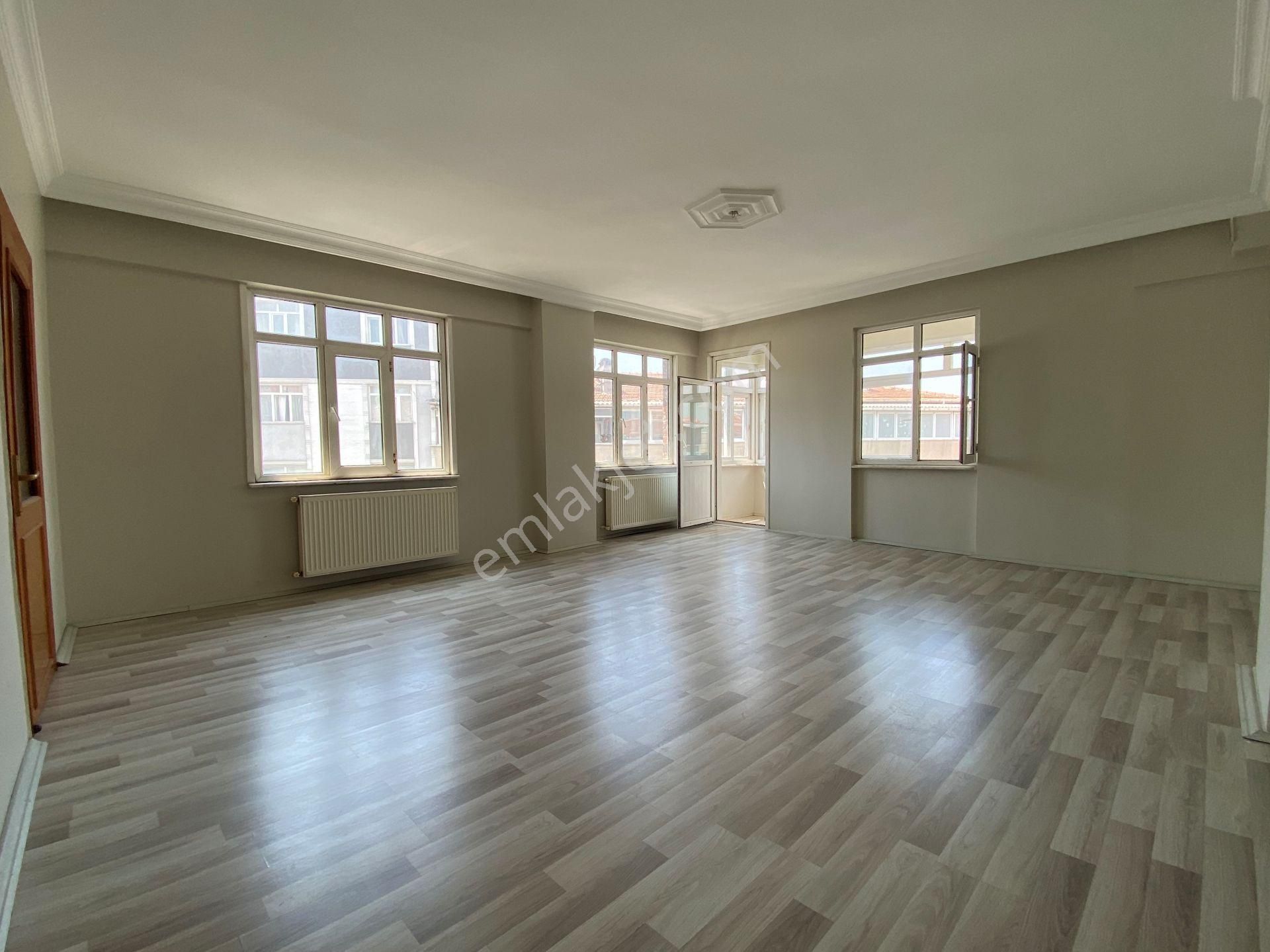 İstanbul House'dan B.evler'de 3+1 Boş Temiz Oturuma Hazır - Görsel 4