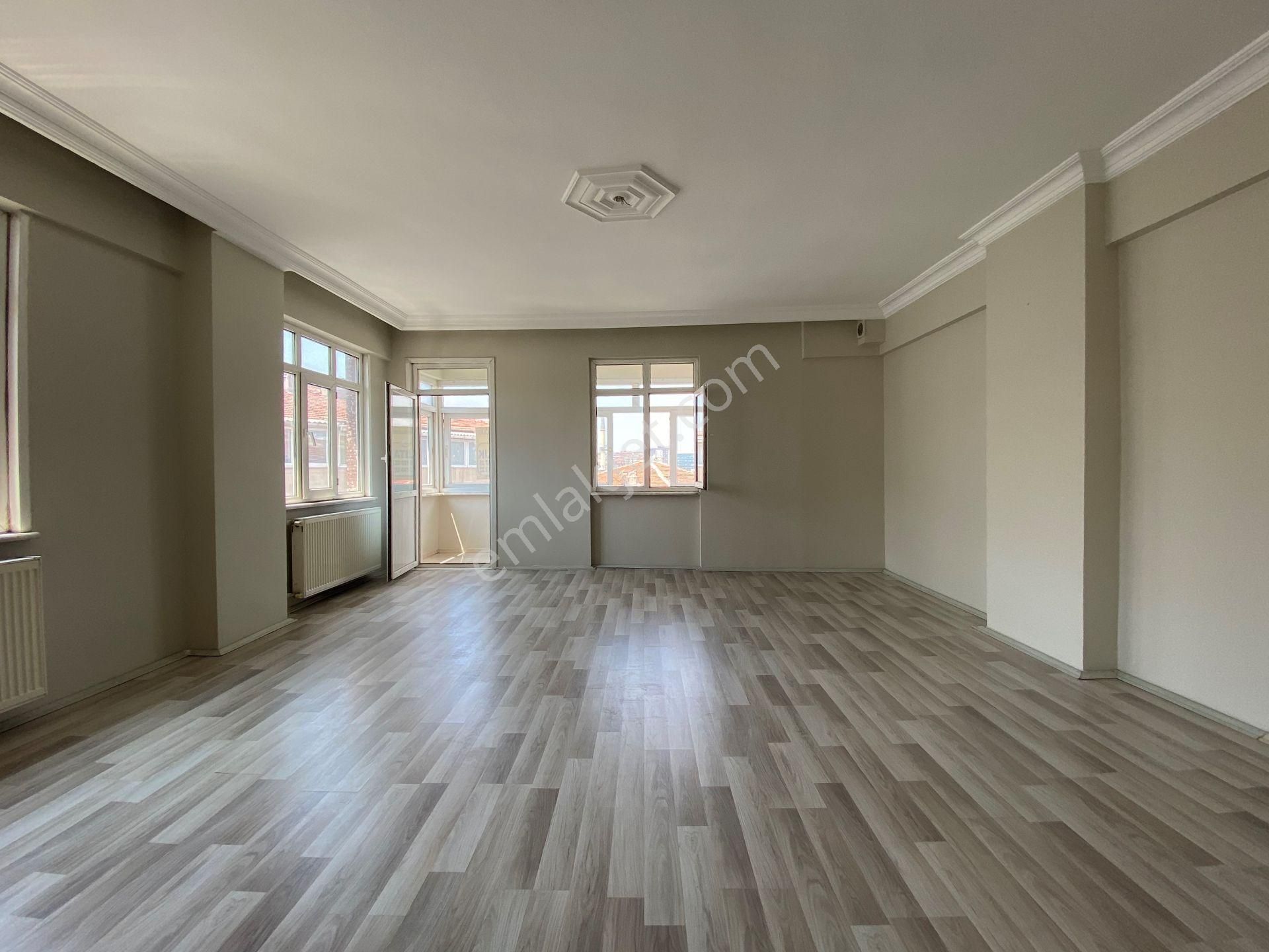 İstanbul House'dan B.evler'de 3+1 Boş Temiz Oturuma Hazır - Görsel 2