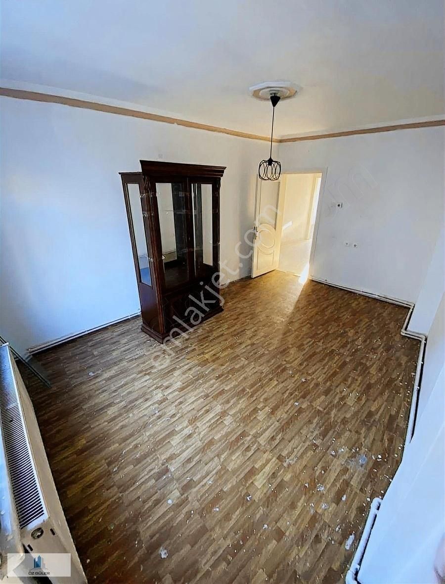 Öz Güler Gayrimenkul'den Merkezi Konum 2. Kat Kiralık 2+1