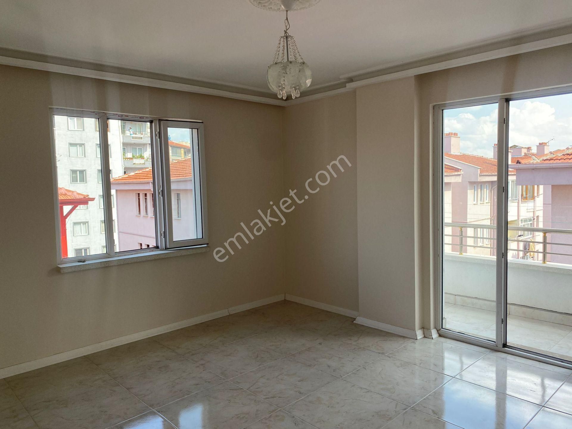 Afyon Üçok Emlaktan Hattatkarahisar Mah Kiralık 2 Yaş 3+0 Lüx Daire