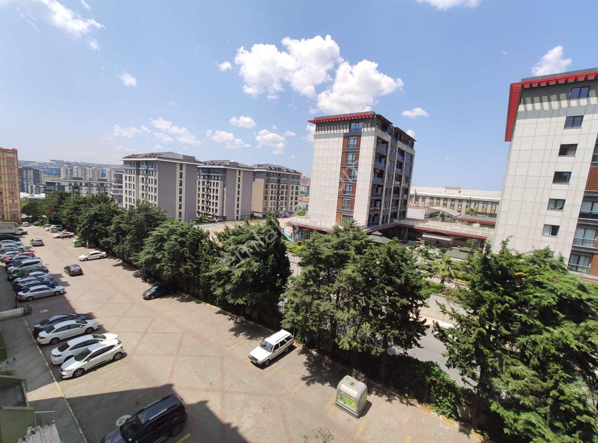 Beylikdüzü İhlas Marmara 2 Kısım 2 Ada A Tipi 80 M2. 4. Kat Satılık 2+1 Boş Daire