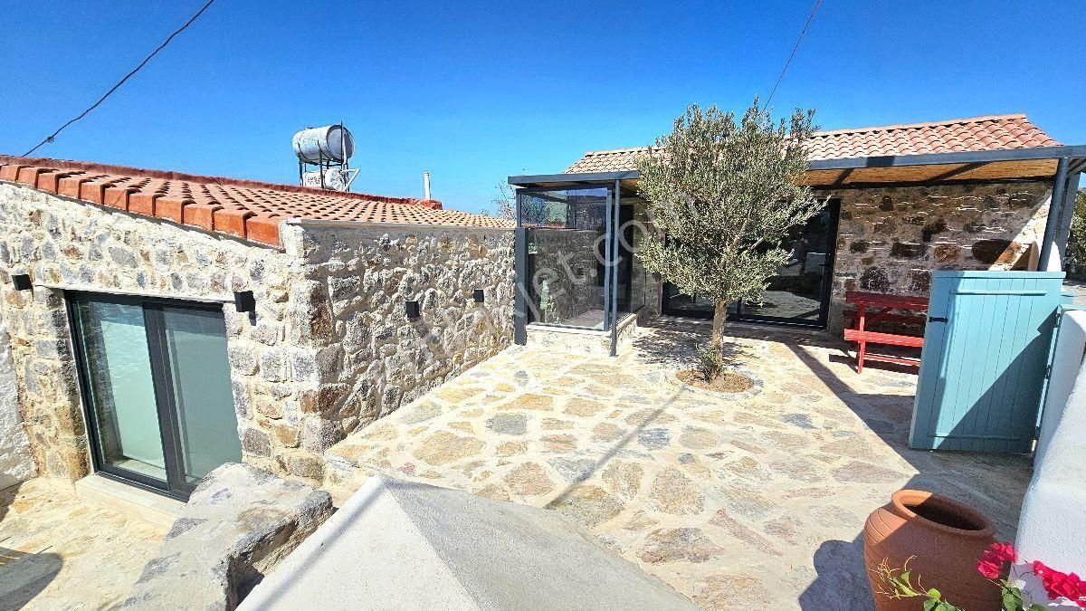 Bodrum Gümüşlükte Satılık Tek Katlı Taş Villa