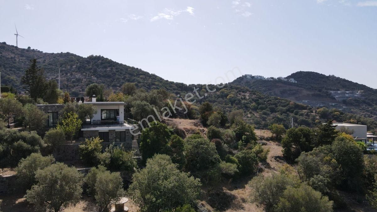 Bodrum Yalıkavakta Satılık 1.270 M2 Arsa İçinde Tam Müstakil Villa