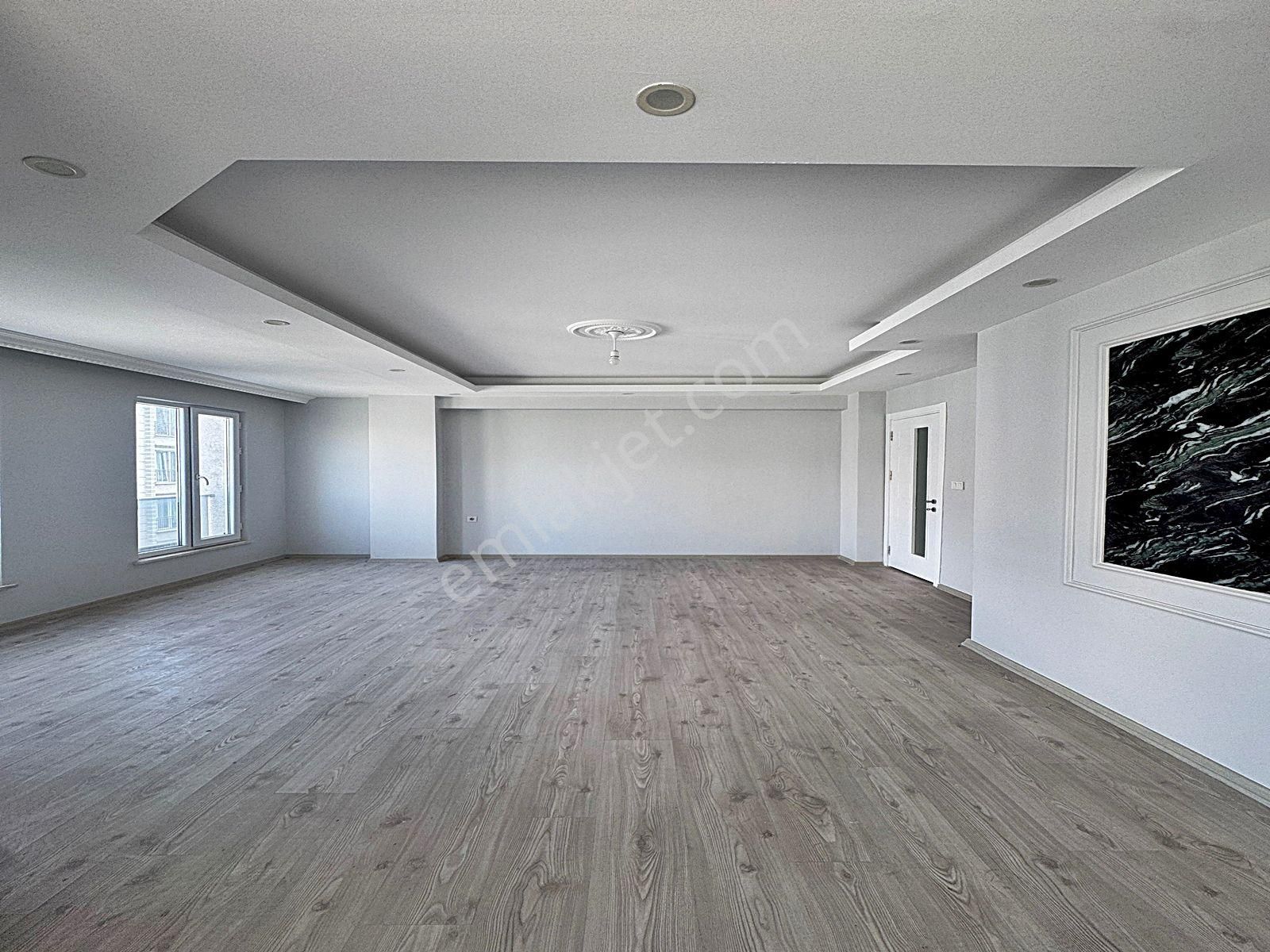 Cadde34 Yapı'dan Merkezi Konumda Geniş Metrekarede Acil Satılık 2+1 Daire!!!!