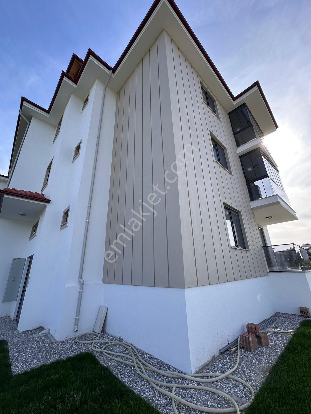 Stop’tan Söğütlüyurt’ta *sıfır Havuzlu* 1+1 Satılık Daire